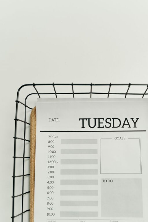 Simple Weekly Cleaning Schedule to Keep Your Home Sparkling